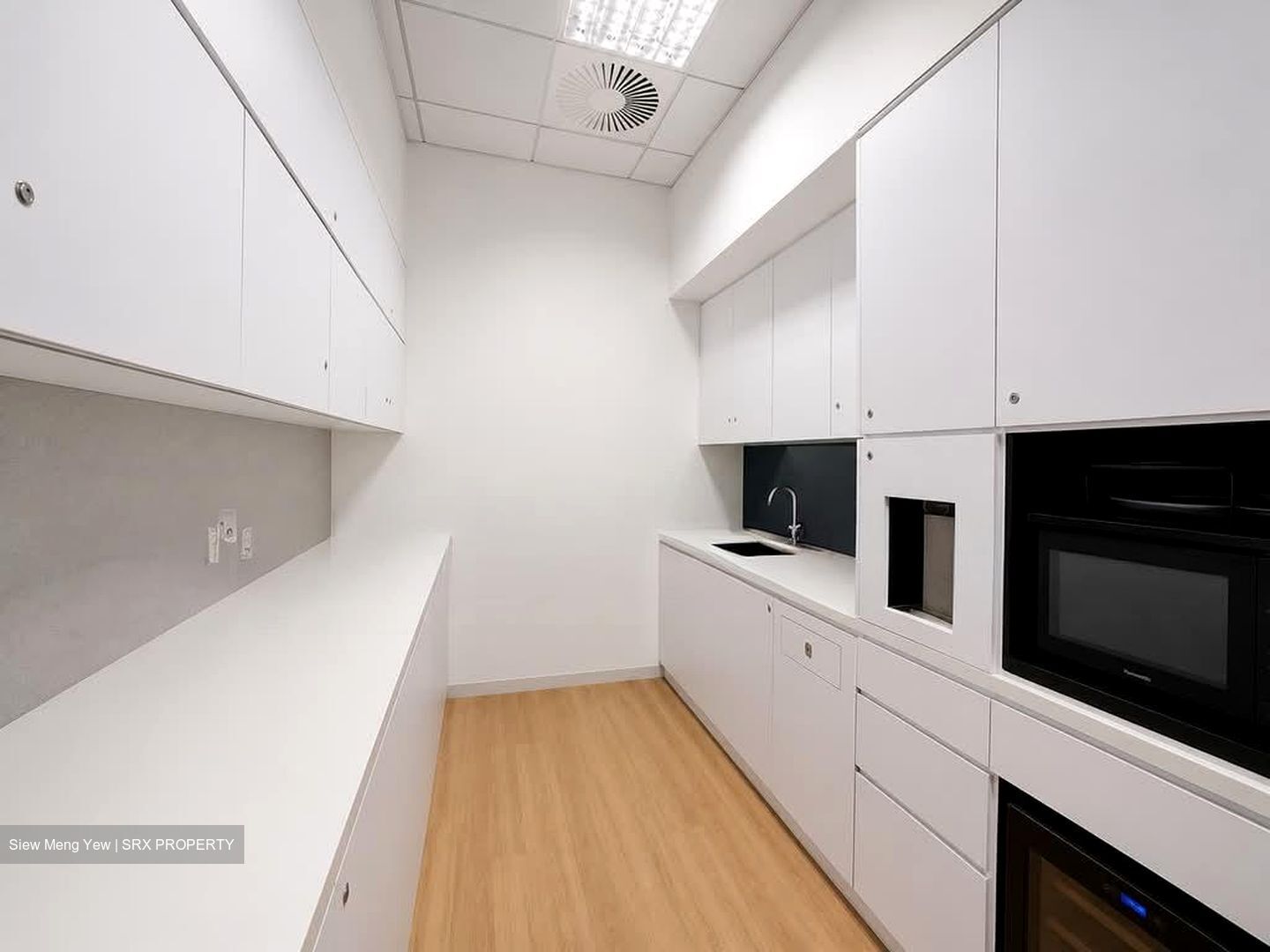 Capitagreen (D1), Office #573441881
